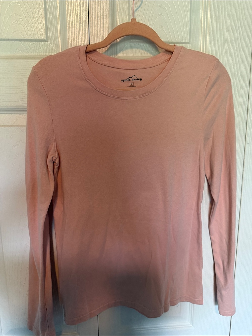 Eddie Bauer Long-Sleeve Crewneck Top in Pale Rose